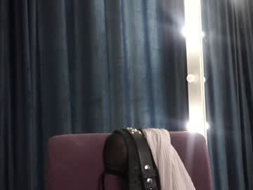 girl
        alodiedonnay cam image #3733050