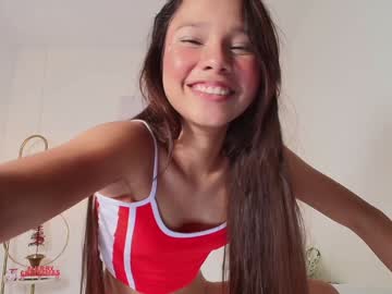 girl
        marce_algara cam image #3731806