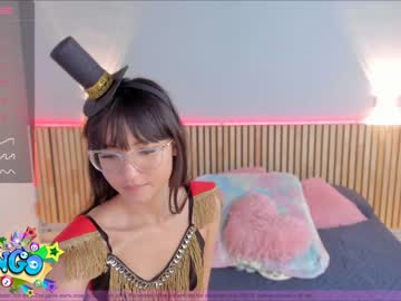 girl
        little_effy18 cam image #1545600