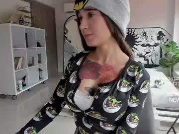 girl
        lonelly_lolly98 cam image #553499