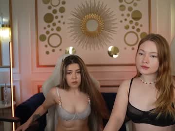 girl
        alina_054_ cam image #3176436