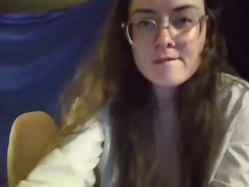 girl
        eyadivine cam image #1431272
