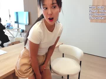 girl
        daily_love cam image #2643070