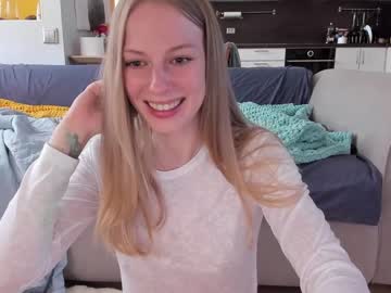 girl
        magic_couple13 cam image #2750254
