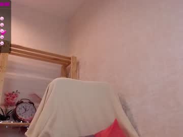 girl
        mila_kimm cam image #498455