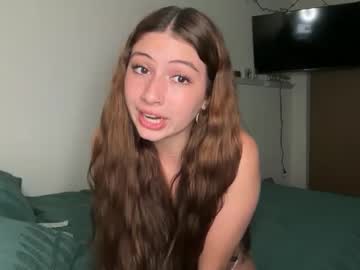 girl
        cami_calderon cam image #4563396
