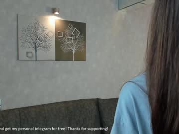 girl
        jolly_bell cam image #2875107