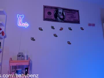 girl
        babybenzz cam image #3693333