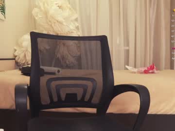 girl
        chery_lady22 cam image #1878671