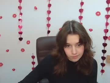girl
        sskruellatee cam image #2293845