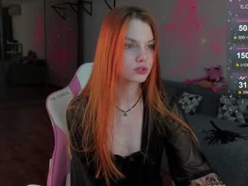 girl
        katy_ethereal cam image #2815586