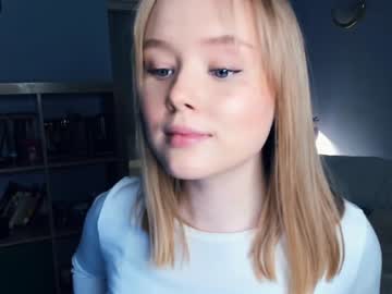girl
        sun_shiiine cam image #893660