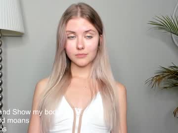 girl
        steffanie_blue cam image #1774783