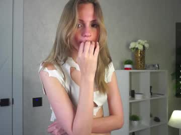 girl
        esmeblond cam image #3145059