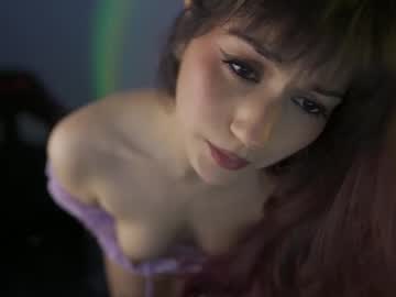girl
        greeny_mat cam image #4384149