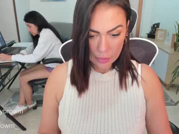couple
        emillybrowm cam image #2295137