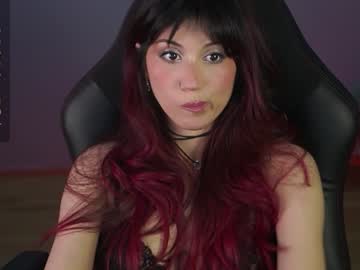 girl
        greeny_mat cam image #3819263