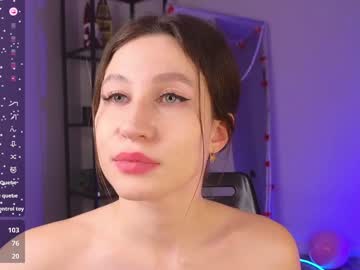 girl
        d_a_r_s_i cam image #3849425