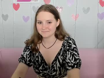 girl
        sshy_dream cam image #3007043