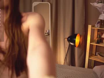 girl
        bellacle cam image #2634536