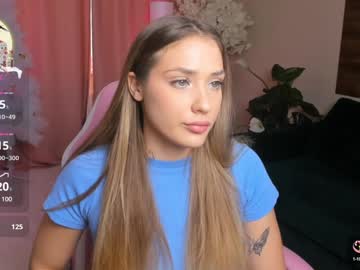 girl
        lori_blushcrystal cam image #3889210