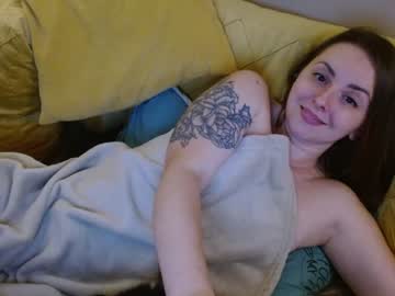 girl
        juicy_peach88 cam image #354017