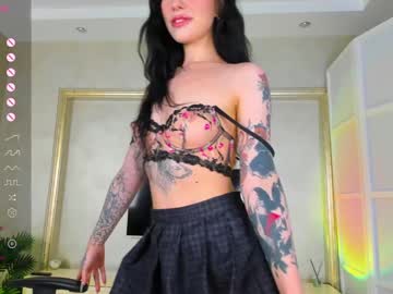 girl
        hannah_san1 cam image #3334594