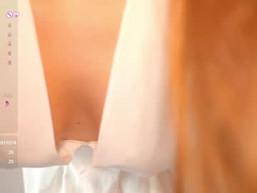 girl
        fazeyj cam image #3908494