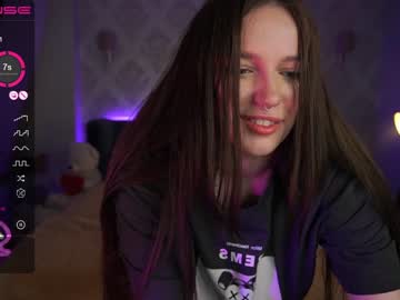 girl
        tipssiwave cam image #1110047