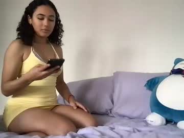 girl
        aspenn777 cam image #2287873