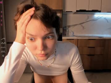 girl
        bzzzme cam image #3211734