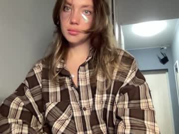 girl
        angel_from_sky cam image #3103563