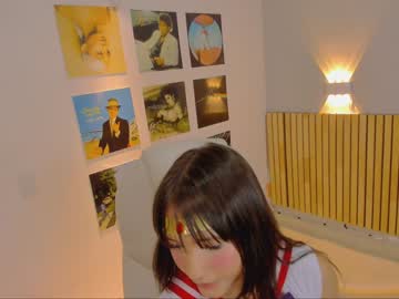 girl
        little_effy18 cam image #1876005