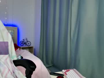 girl
        olivia_shy_ cam image #4361869