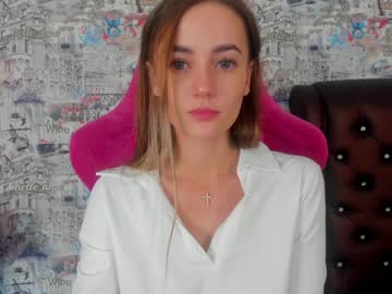 girl
        angelina_new cam image #545689