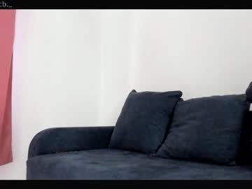 girl
        emilybatee cam image #1357094
