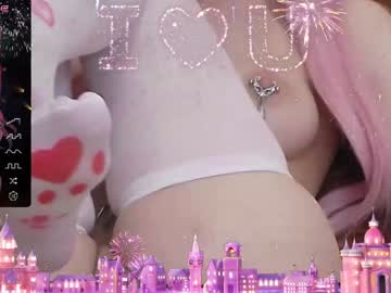 girl
        xenomy cam image #3543648