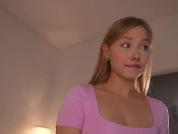 girl
        april_blush cam image #4509124