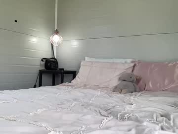 girl
        millie333x cam image #4347307