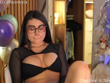 girl
        abie_owen cam image #4328268