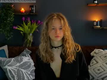 girl
        alexandra_demore cam image #4214045