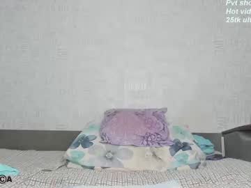 couple
        christinaa23 cam image #3002691
