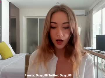 girl
        dazy_88 cam image #1359439