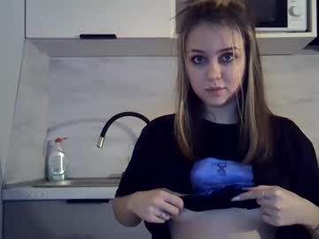 girl
        starshinex cam image #2364393