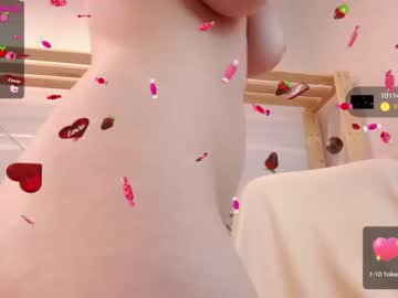 girl
        mila_kimm cam image #775669