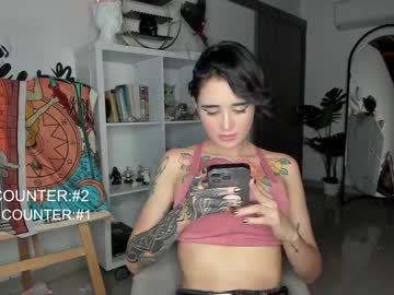 girl
        lonelly_lolly98 cam image #2197485