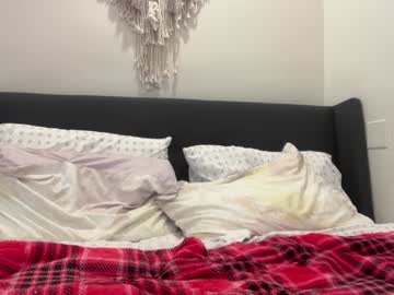 girl
        realjadebri cam image #3883569
