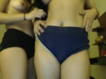 girl
        pammiee cam image #3381369