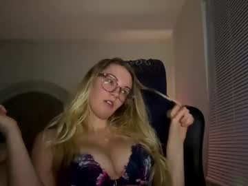 girl
        mariah95 cam image #403026