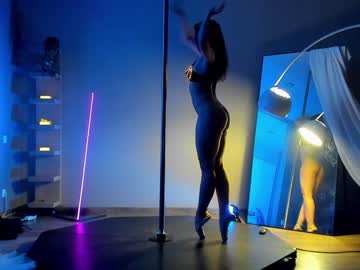 girl
        _meganmeow_ cam image #751178